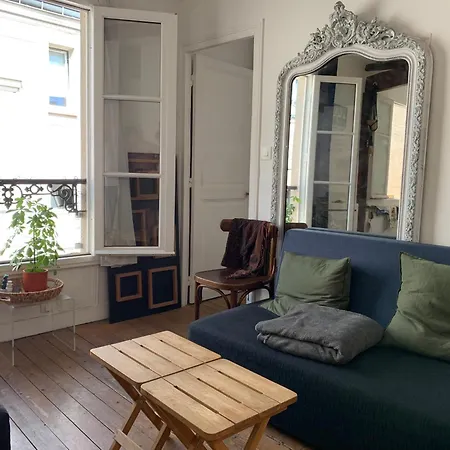 Nid douillet à Montmartre *